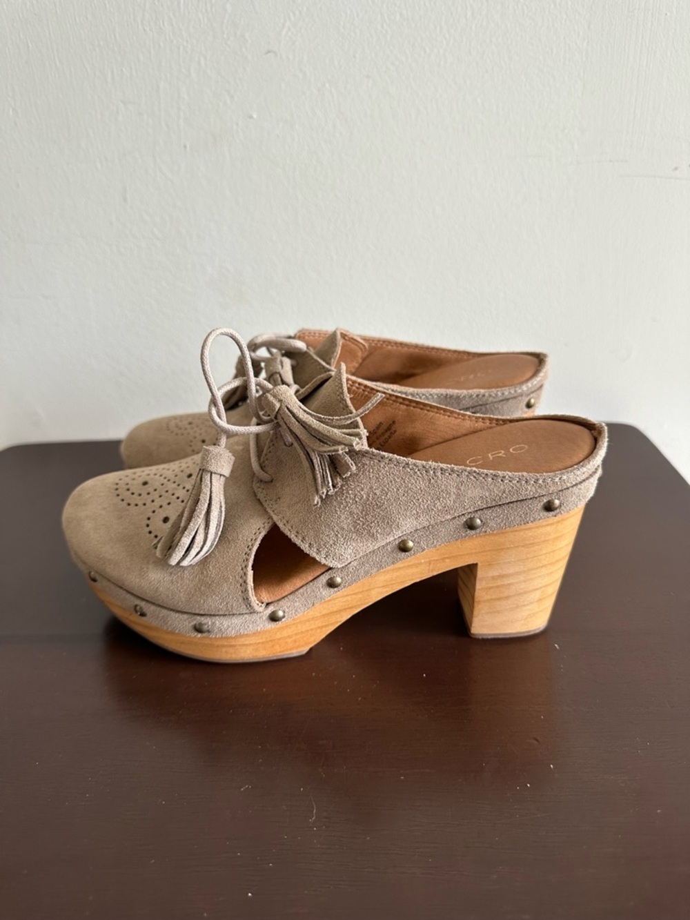 Anthropologie Pilcro Kilty Taupe Clog Heels Size 7